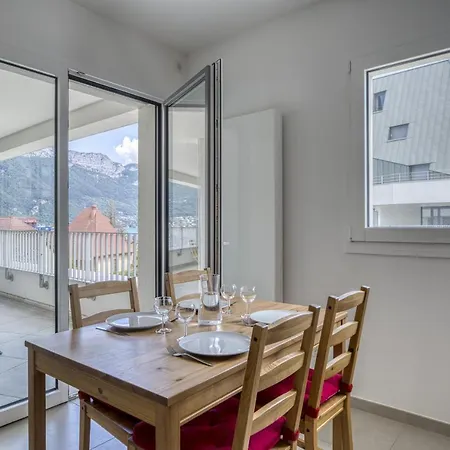 View Point Blue アパート アヌシー